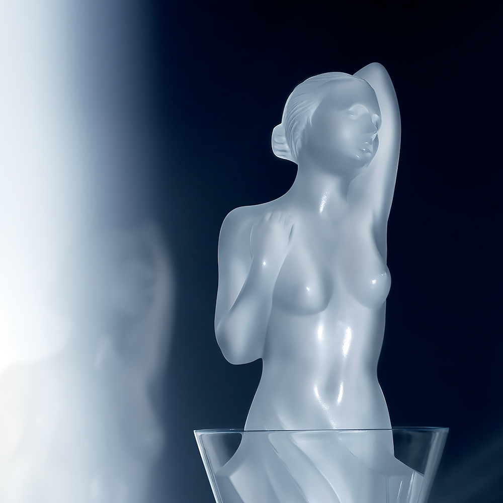 10548200 Aphrodite, Lalique.jpg