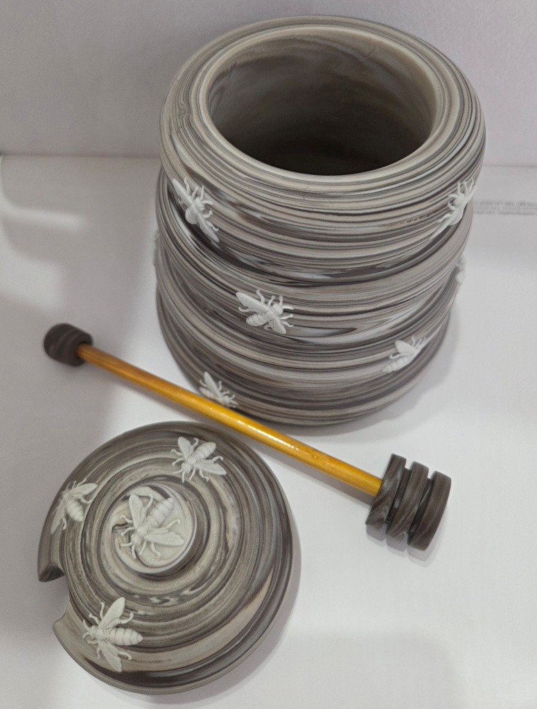 7294 Емкость Wedgwood для меда с ложкой-веретено Пчелы (2).jpg